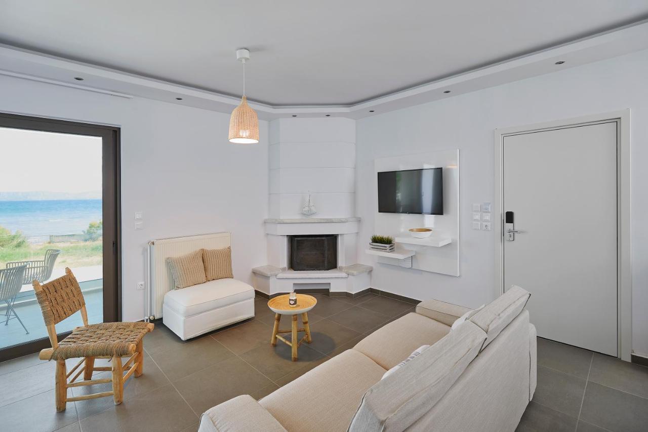 Mare Suites Lechaio エクステリア 写真