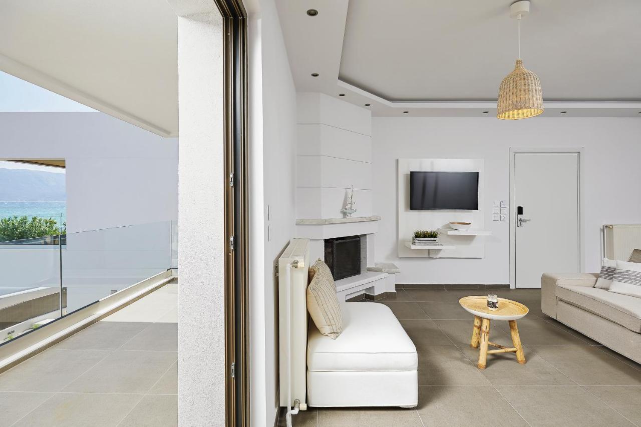 Mare Suites Lechaio エクステリア 写真